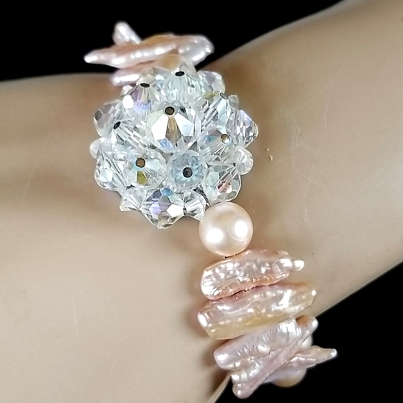NWT Hand Crafted Repurposed Vintage Crystal Freshwater Pearl Bracelet - Picture 8 of 16